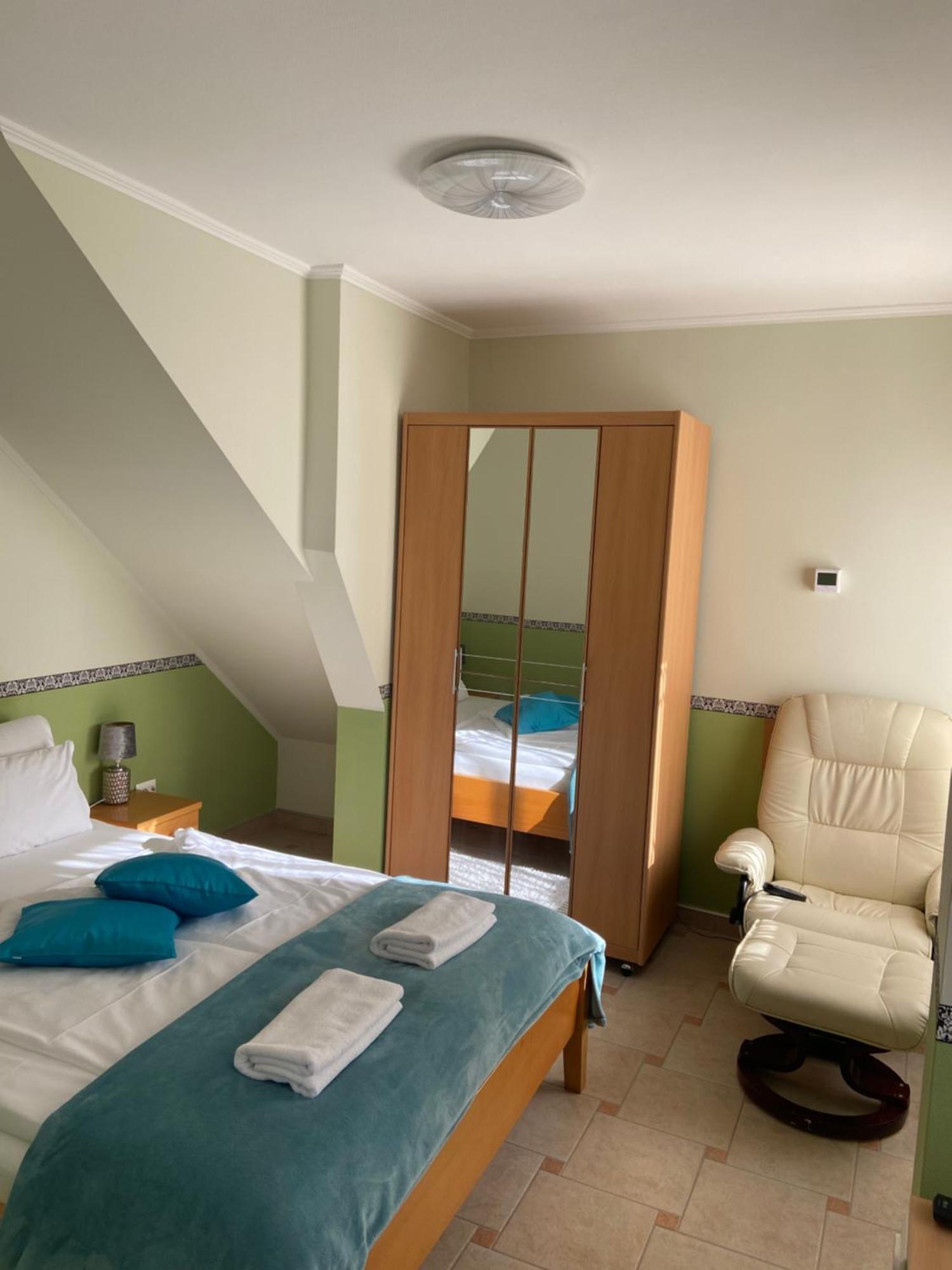 Reka Apartmanhaz Bük エクステリア 写真